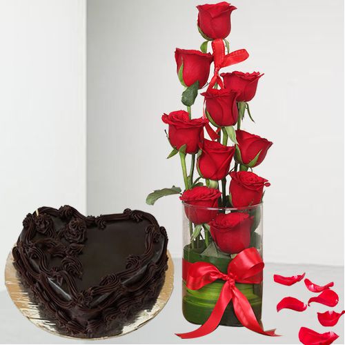 Lost in Thoughts of Red Roses in Vase n Love Chocolate Cake