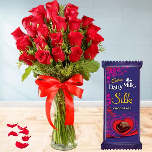 Gorgeous Red Roses in Vase with Cadbury Valentine Choco Bar