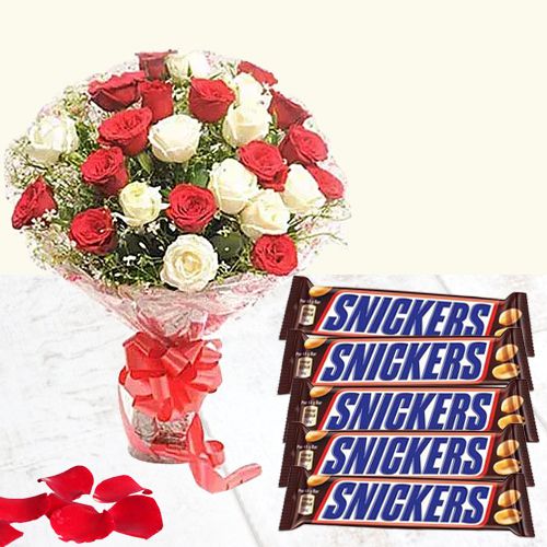 Gorgeous Mixed Roses Bouquet with Snickers Peanut Chocolate Bar