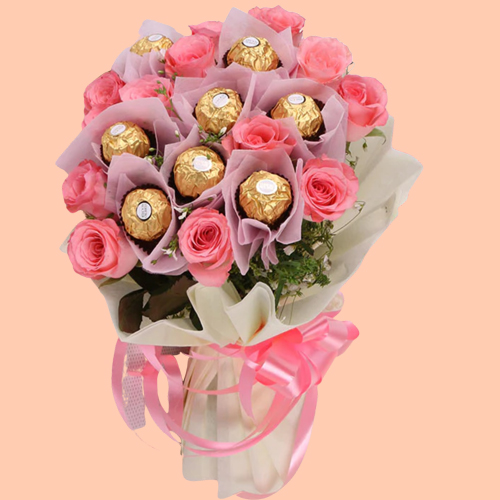 Attractive Bouquet of Ferrero Rocher with Pink Roses for Mom	