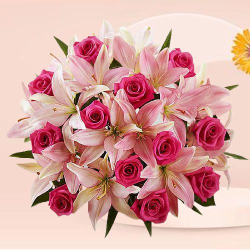 Splendid Pink Roses  N  Lilies Bouquet