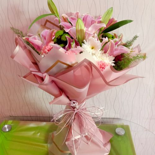 Splendid Pink Oriental Lilies Bouquet