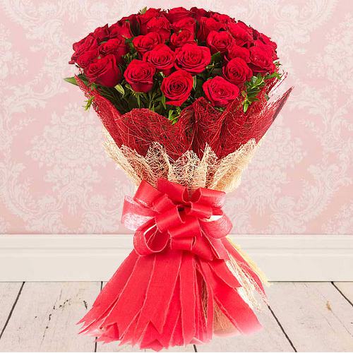 Eye Catching Bouquet of Fresh Red Color Roses